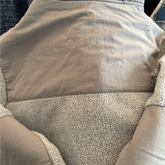 COPY - North Face Hooded Denali - Picture 4 of 9